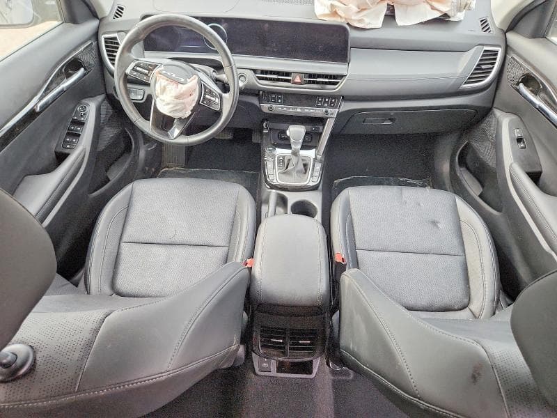 2024 KIA SELTOS EX 8