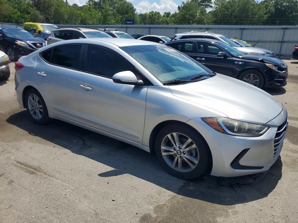 2018 HYUNDAI ELANTRA SEL 4