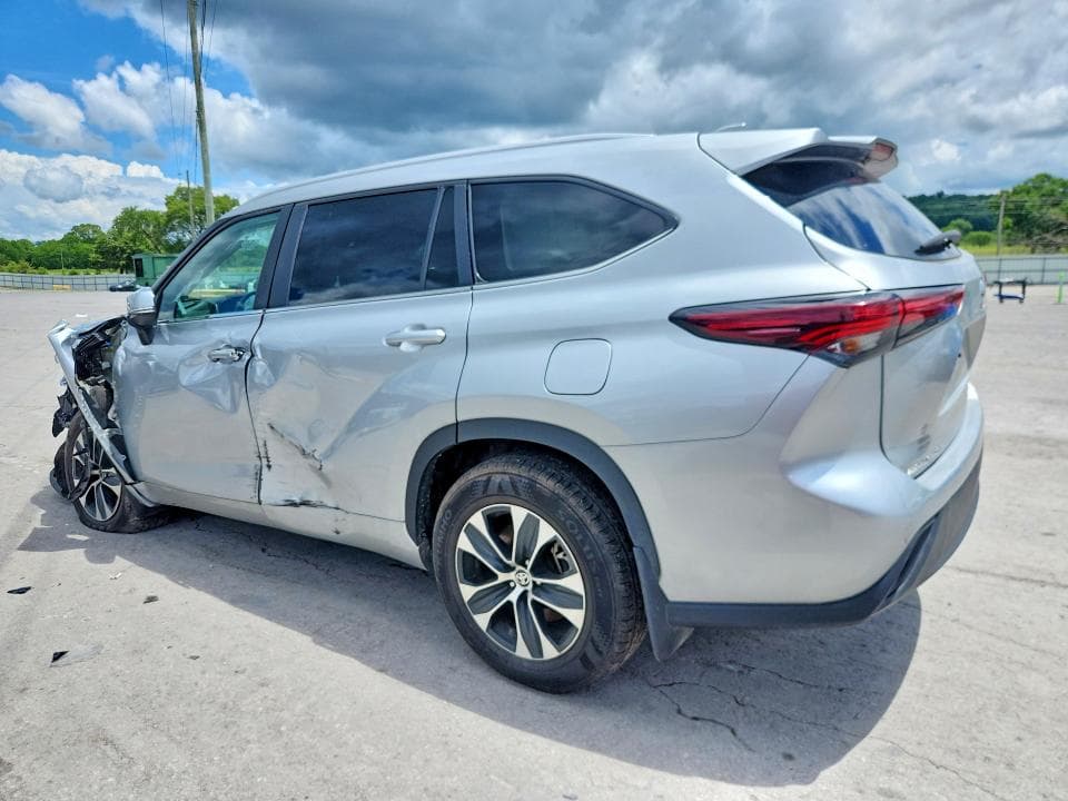 2024 TOYOTA HIGHLANDER XLE 2