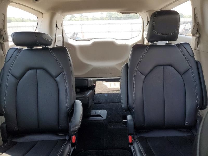 2024 CHRYSLER PACIFICA TOURING L 10