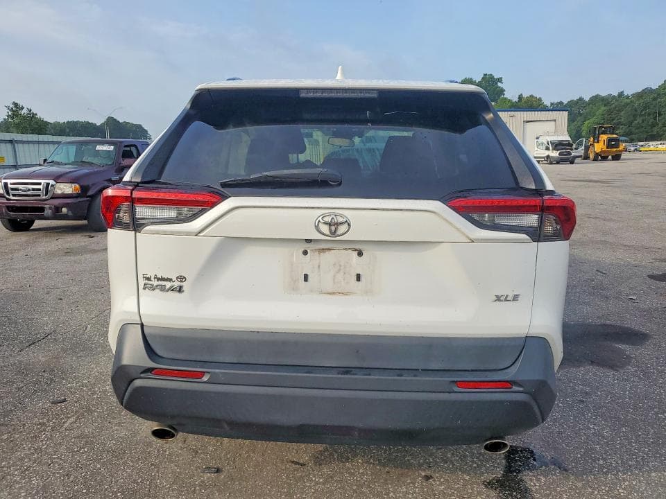 2020 TOYOTA RAV4 XLE PREMIUM 6