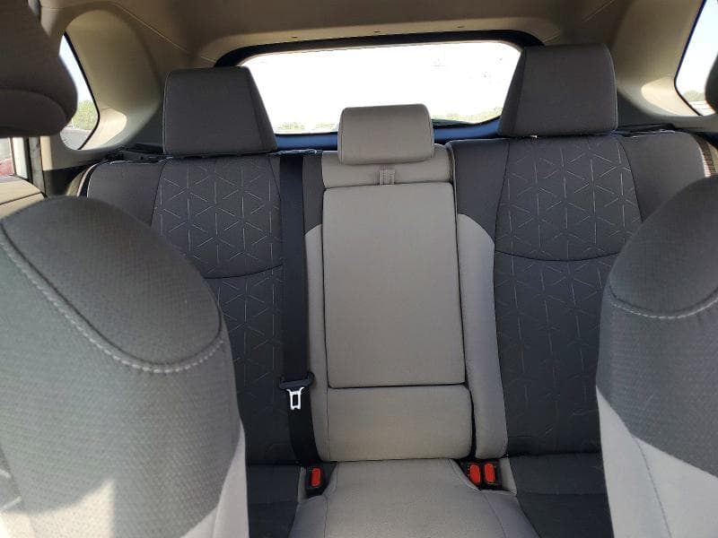 2021 TOYOTA RAV4 XLE 10