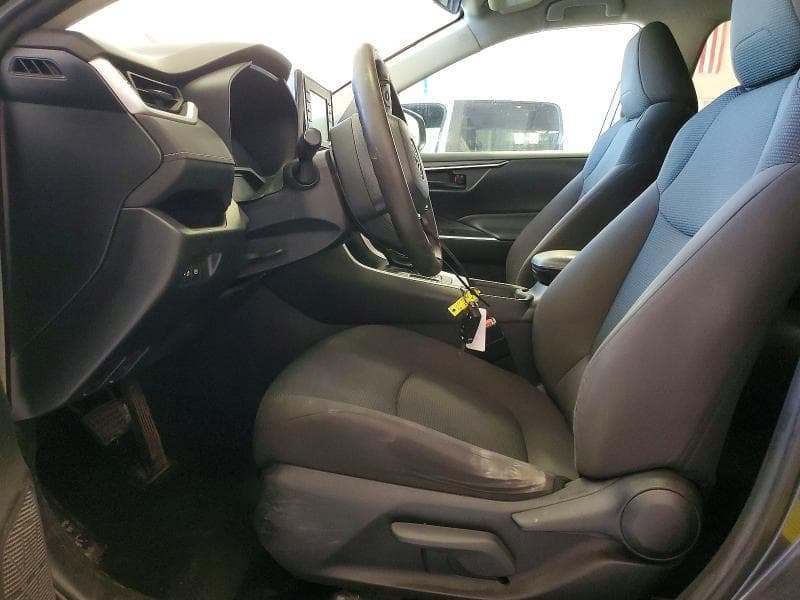 2020 TOYOTA RAV4 LE 7