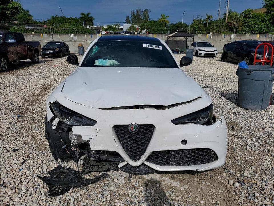 2021 ALFA ROMEO GIULIA TI 5
