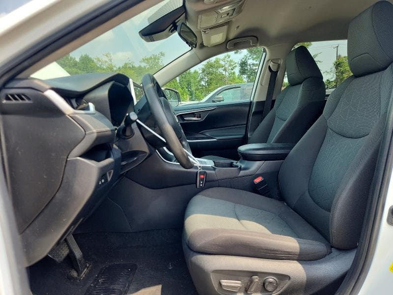 2024 TOYOTA RAV4 XLE 7