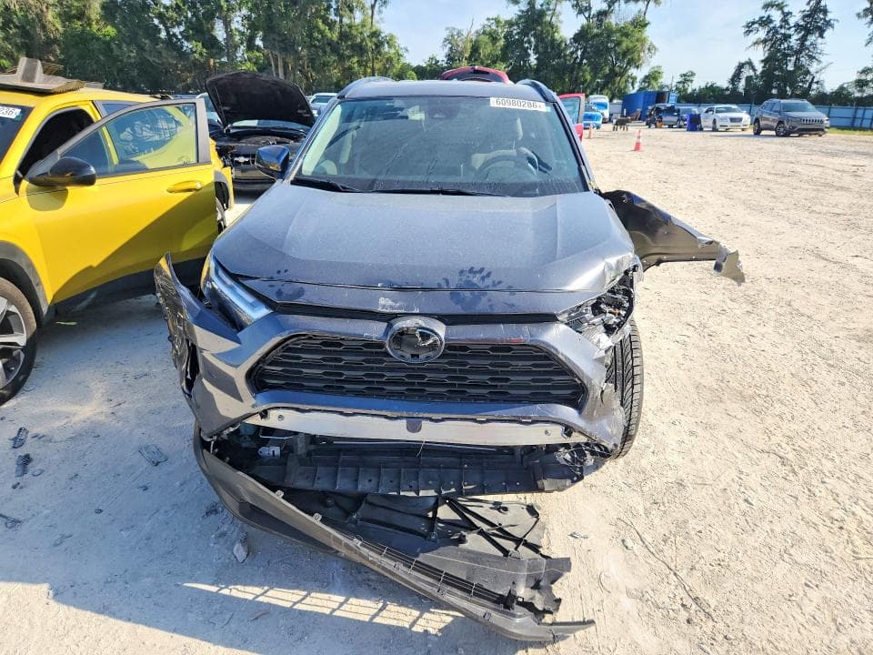 2023 TOYOTA RAV4 XLE 5