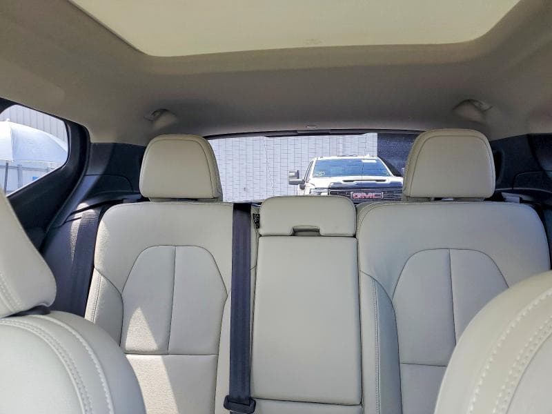 2021 VOLVO XC40 T5 MOMENTUM 10