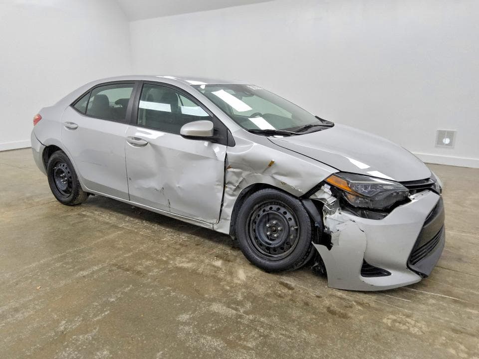 2017 TOYOTA COROLLA LE 4