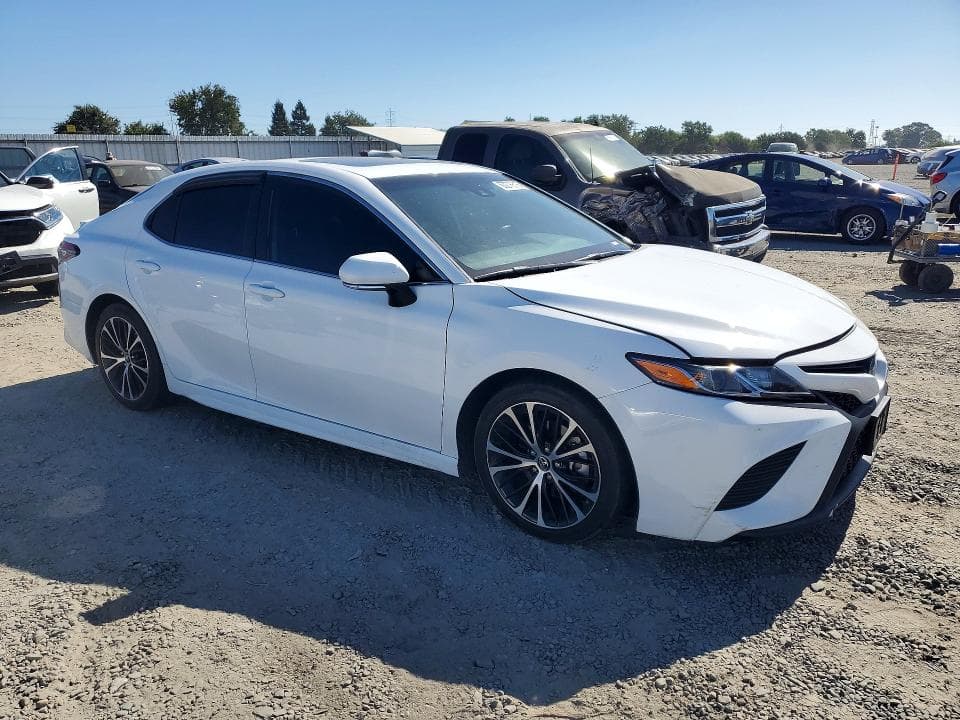 2019 TOYOTA CAMRY HYBRID SE 4