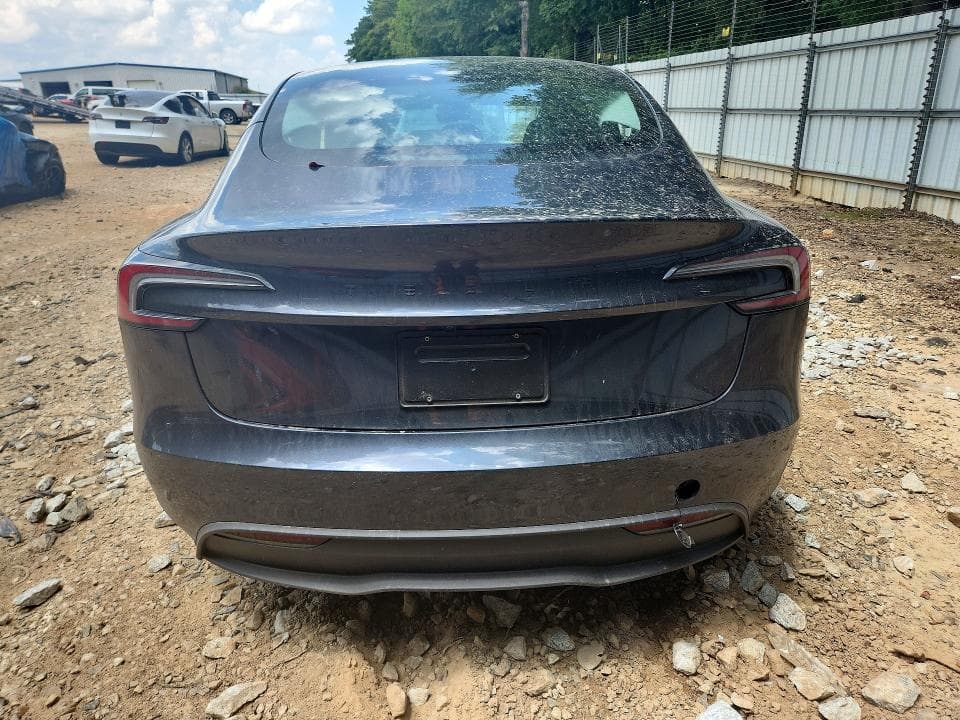 2026 TESLA MODEL 3 6