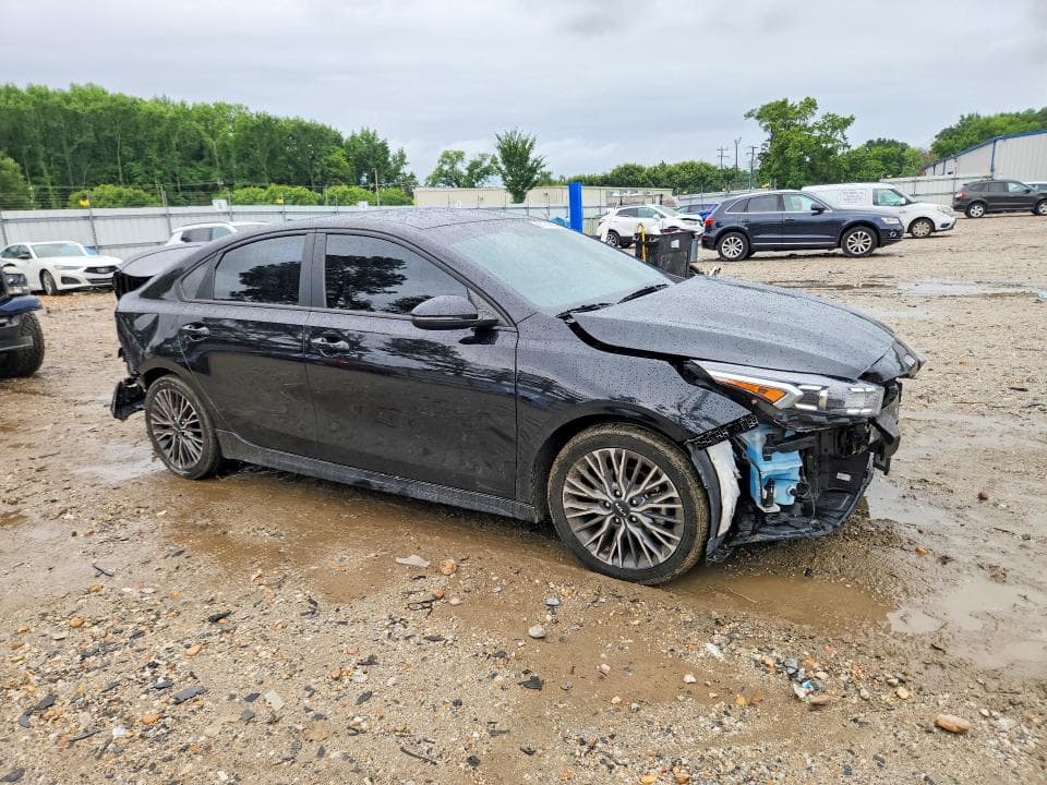 2023 KIA FORTE GT LINE 4