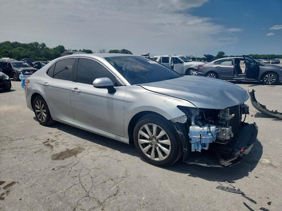 2018 TOYOTA CAMRY LE 4