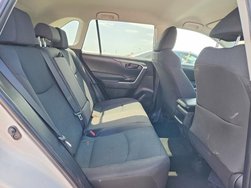 2020 TOYOTA RAV4 LE 11