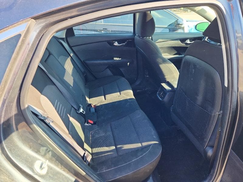 2021 KIA FORTE EX 10