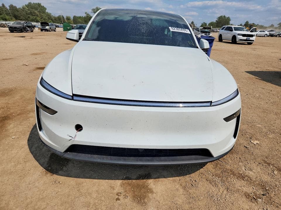 2026 TESLA MODEL Y 5