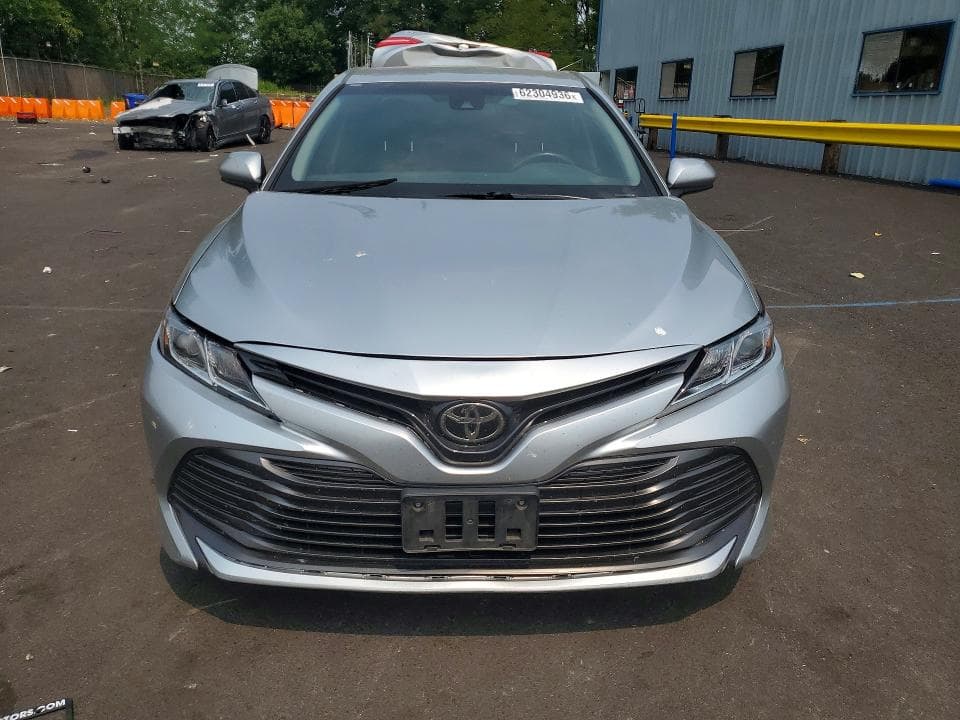 2018 TOYOTA CAMRY LE 5