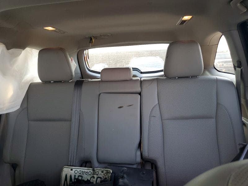 2019 TOYOTA HIGHLANDER LIMITED 10