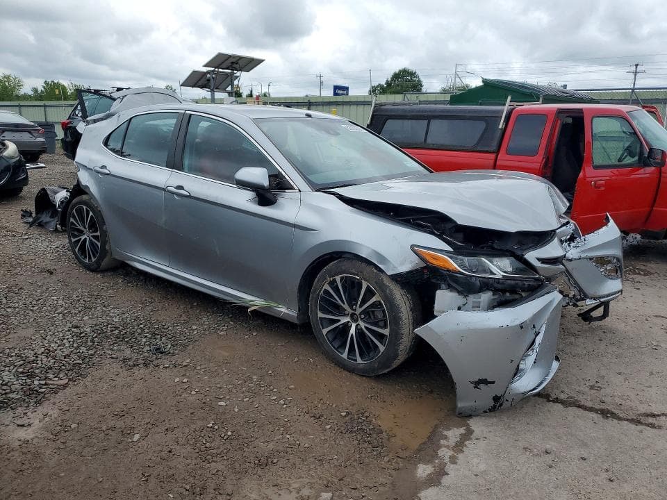 2019 TOYOTA CAMRY SE 4