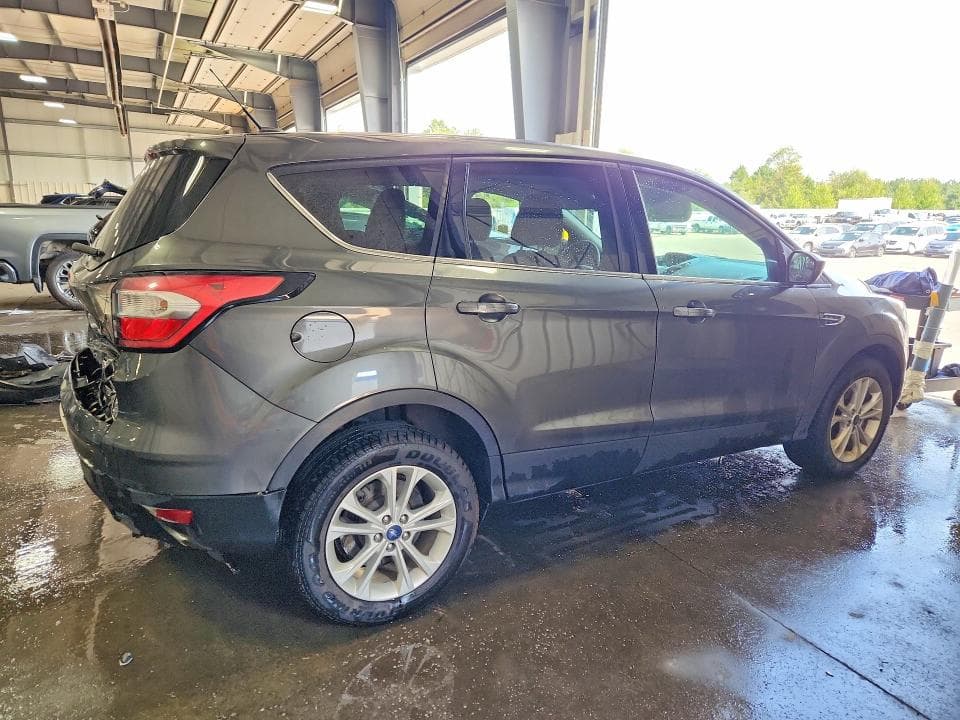 2017 FORD ESCAPE SE 3