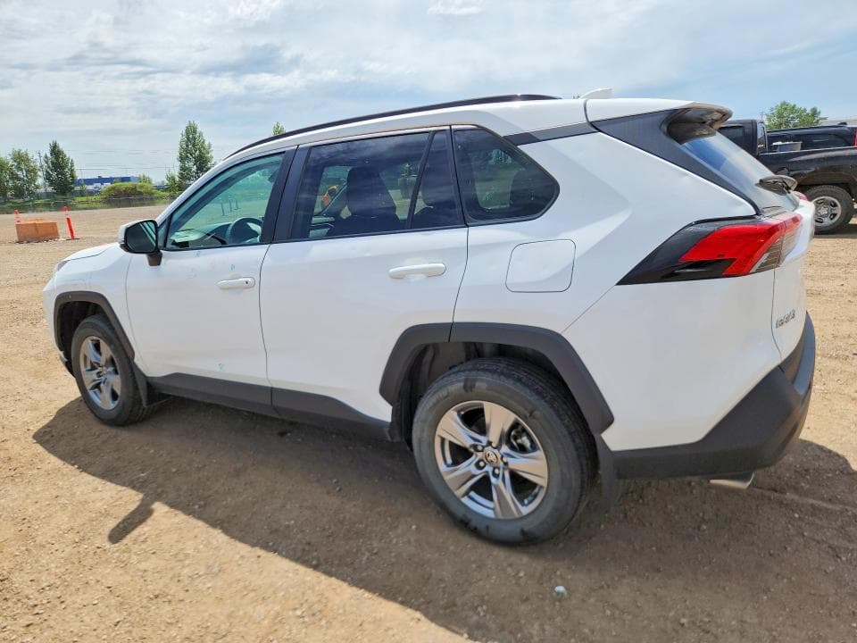 2024 TOYOTA RAV4 XLE 2