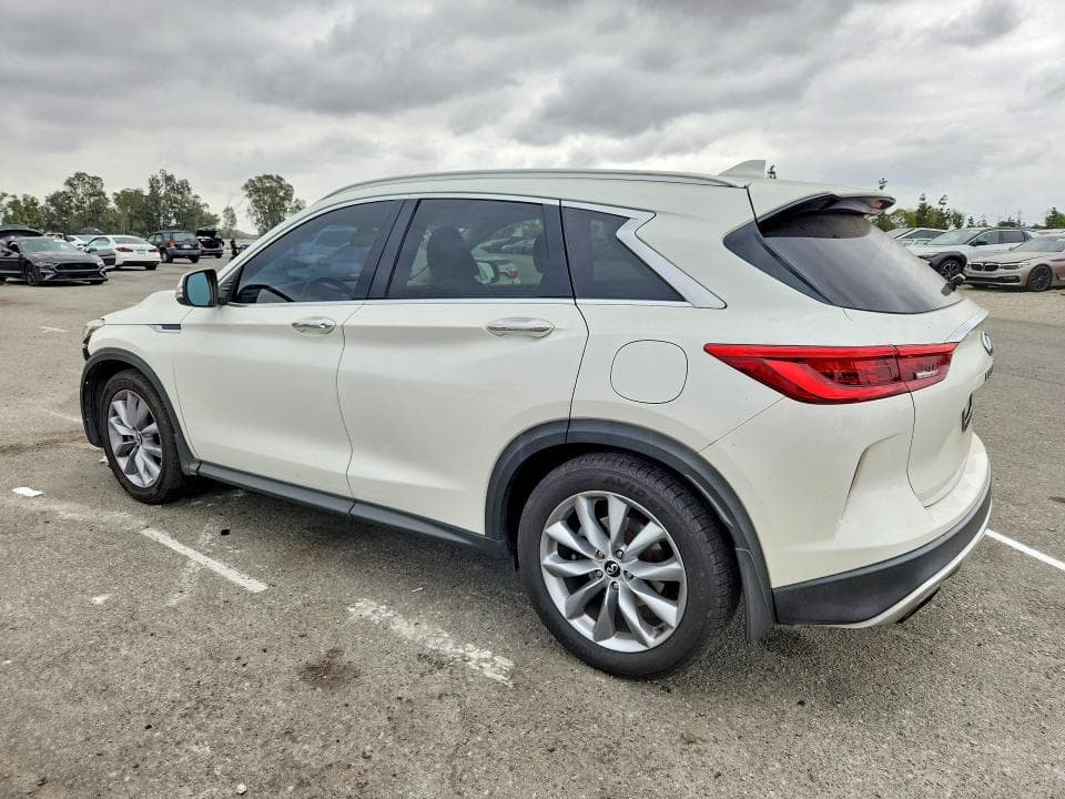 2019 INFINITI QX50 LUXE 2