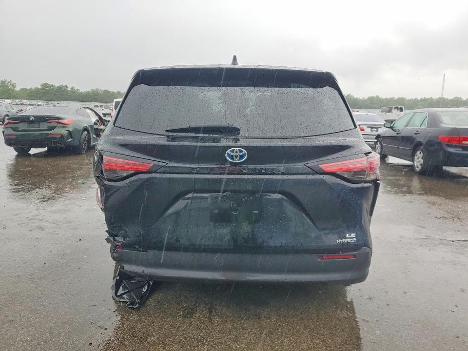 2021 TOYOTA SIENNA LE 6