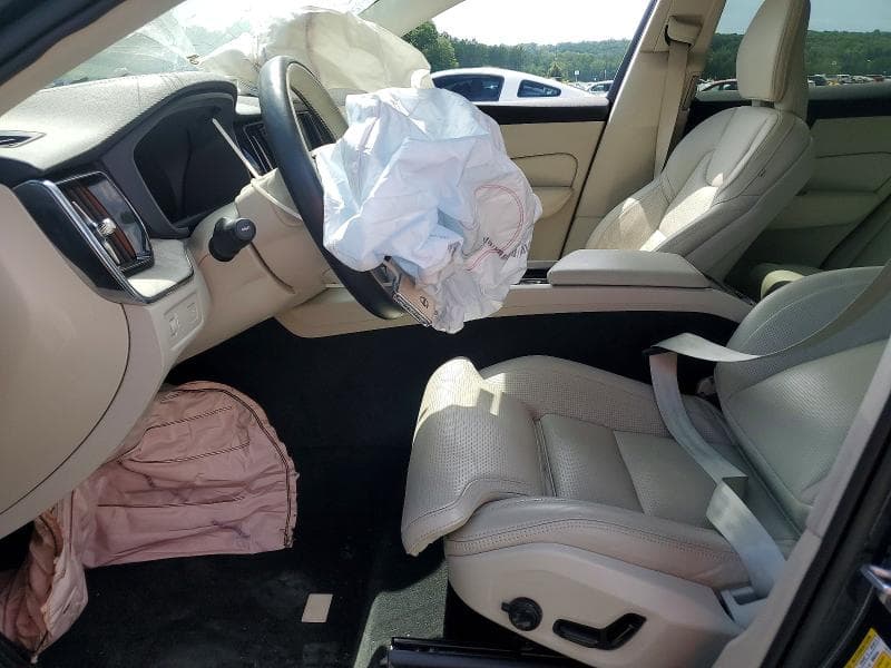 2022 VOLVO XC60 B6 INSCRIPTION 7