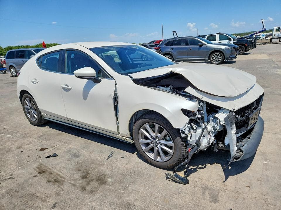 2021 MAZDA 3 4