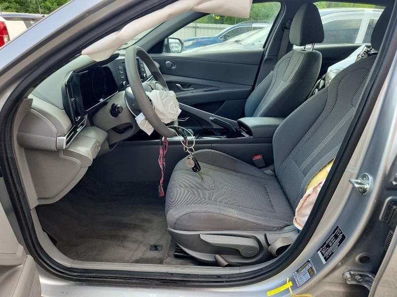 2022 HYUNDAI ELANTRA SE 7