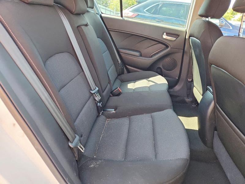 2017 KIA FORTE LX 10