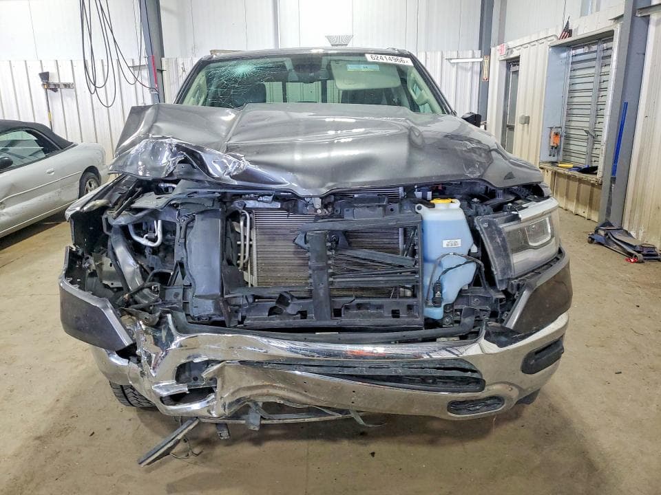 2019 RAM 1500 LARAMIE 5