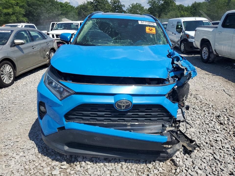 2019 TOYOTA RAV4 XLE 5