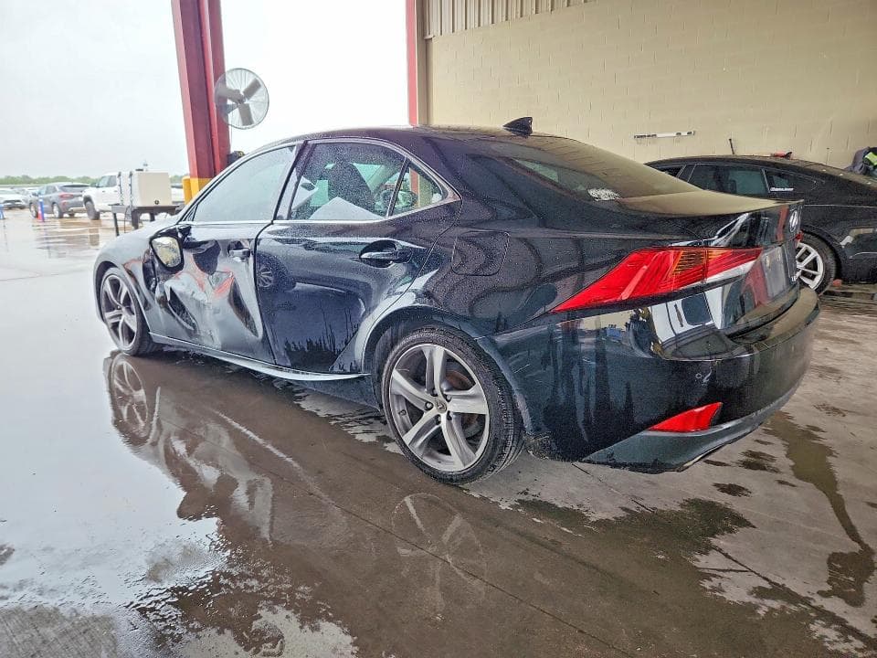 2018 LEXUS IS 2
