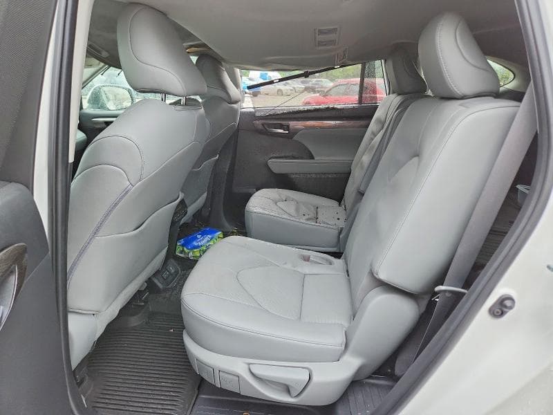 2023 TOYOTA HIGHLANDER LIMITED 11