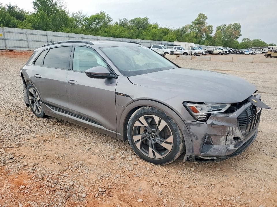 2022 AUDI E-TRON PREMIUM 4