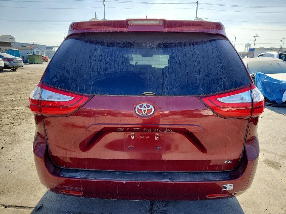 2019 TOYOTA SIENNA LE 6