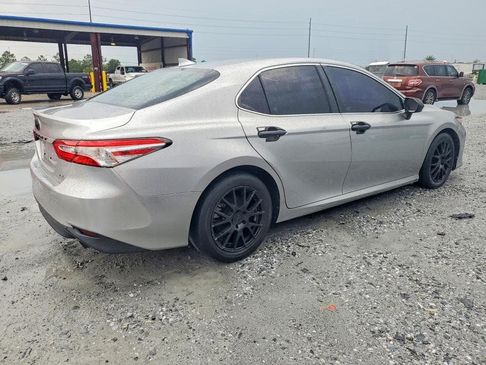 2019 TOYOTA CAMRY LE 3