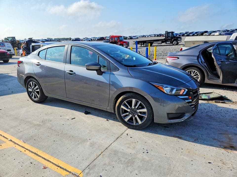 2023 NISSAN VERSA SV 4