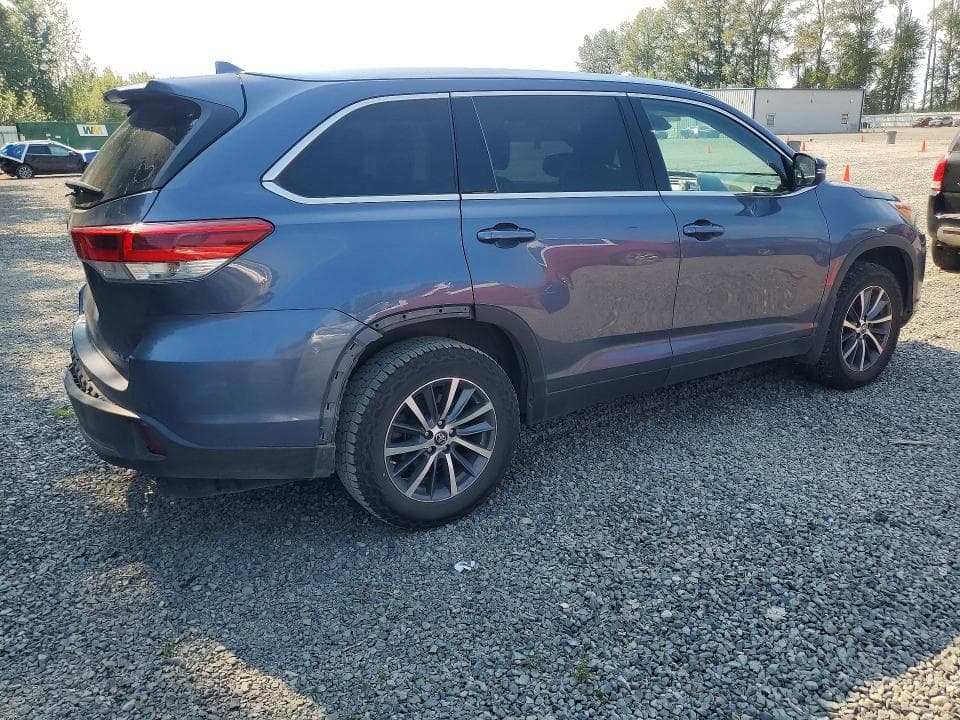 2019 TOYOTA HIGHLANDER XLE 3