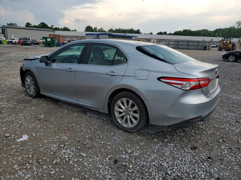 2018 TOYOTA CAMRY LE 2