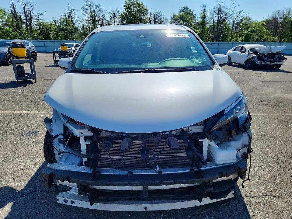 2021 TOYOTA SIENNA XLE 5