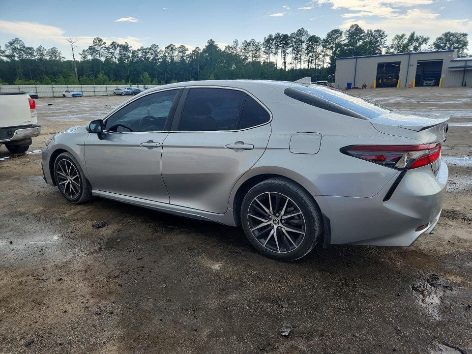 2024 TOYOTA CAMRY SE 2