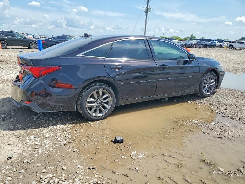 2020 TOYOTA AVALON XLE 3