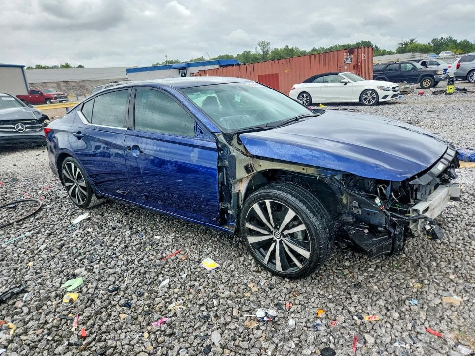 2021 NISSAN ALTIMA SR 4