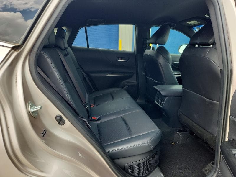 2021 TOYOTA VENZA XLE 11