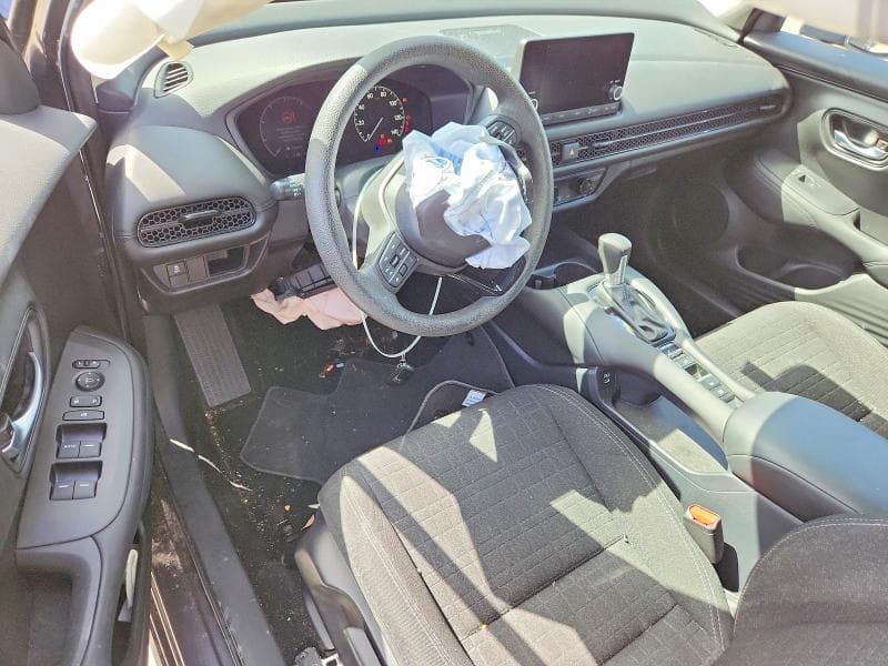 2025 HONDA HR-V LX 8