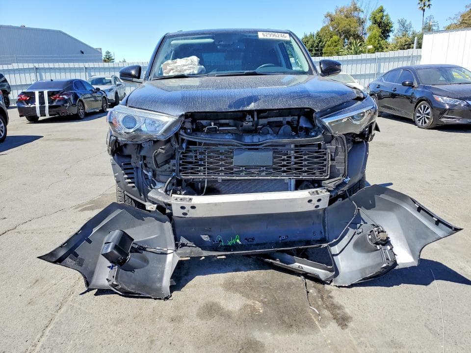 2023 TOYOTA 4RUNNER SR5 5