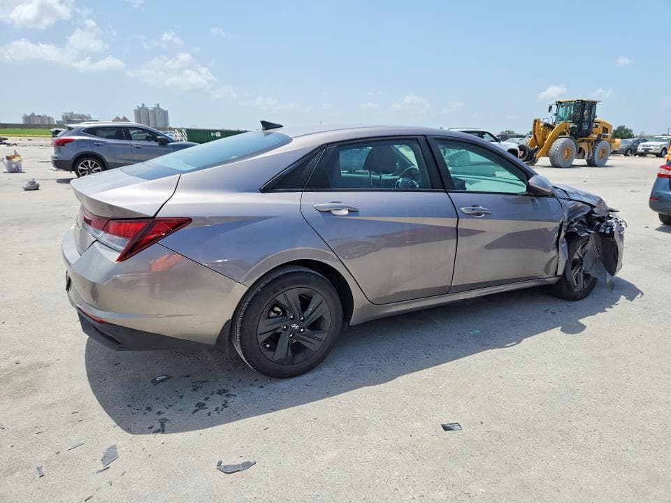 2023 HYUNDAI ELANTRA SEL 3