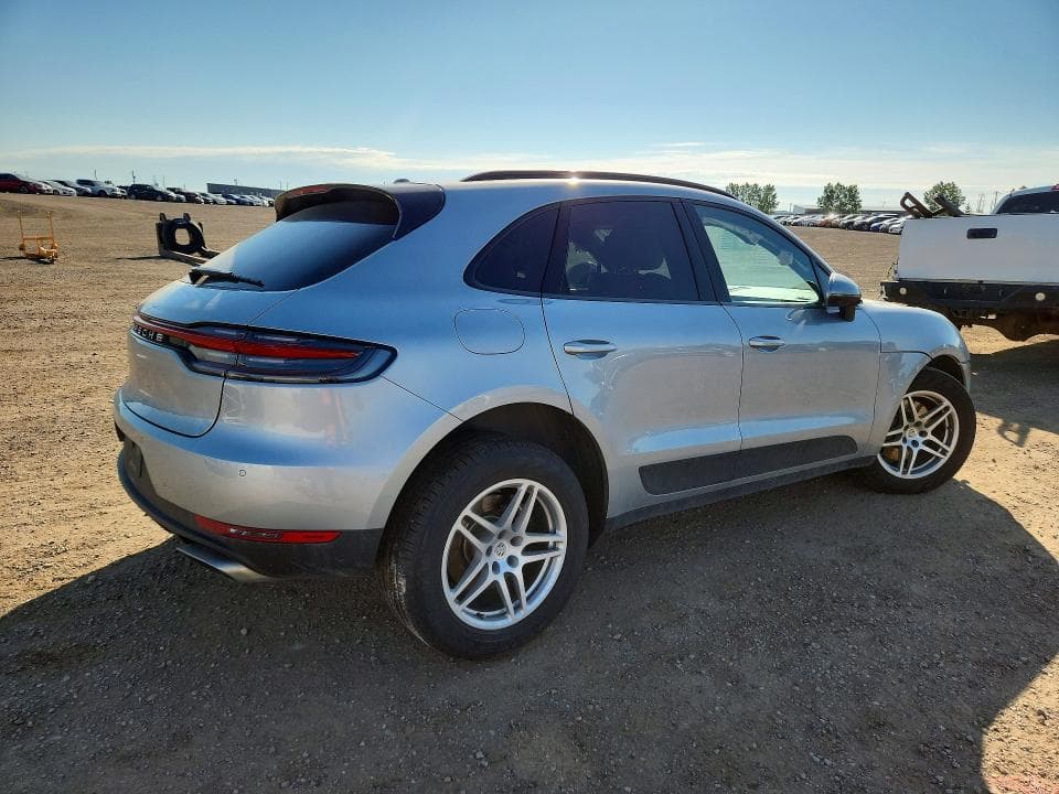 2021 PORSCHE MACAN 3