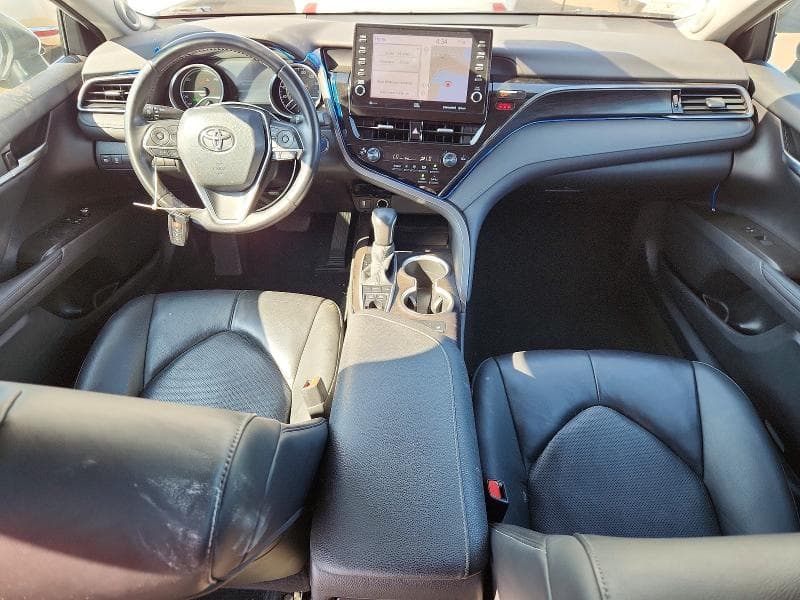 2021 TOYOTA CAMRY XLE 8